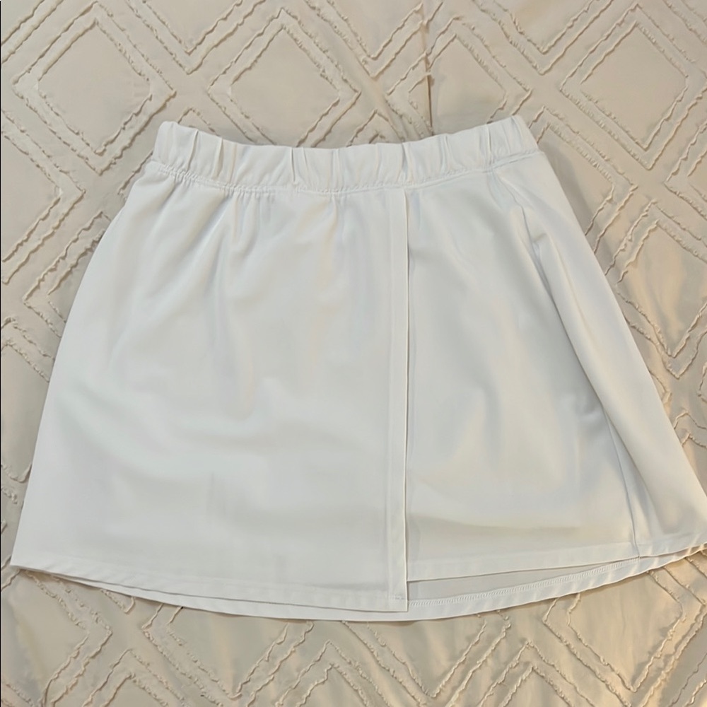 Abercrombie and Fitch White Elastic Waist Skort